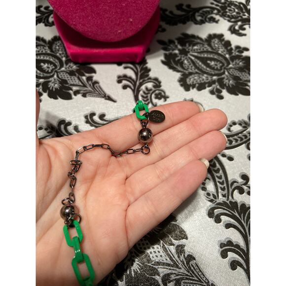 By Alexa Rae green enamel with gun metal locket necklace - Picture 3 of 4